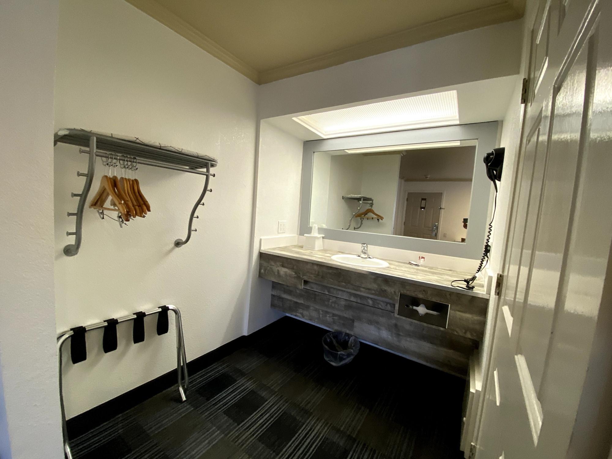 Bridgepoint Daly Motel 2*